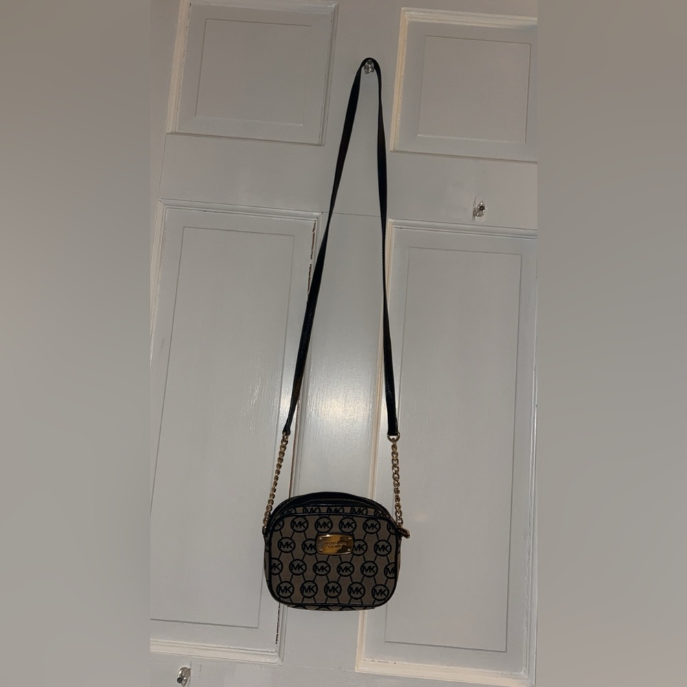 Michael Korrs Crossbody